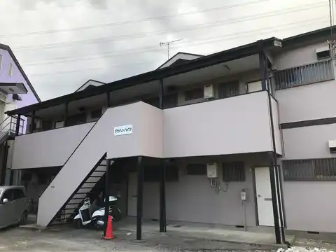 タカハシハイツ