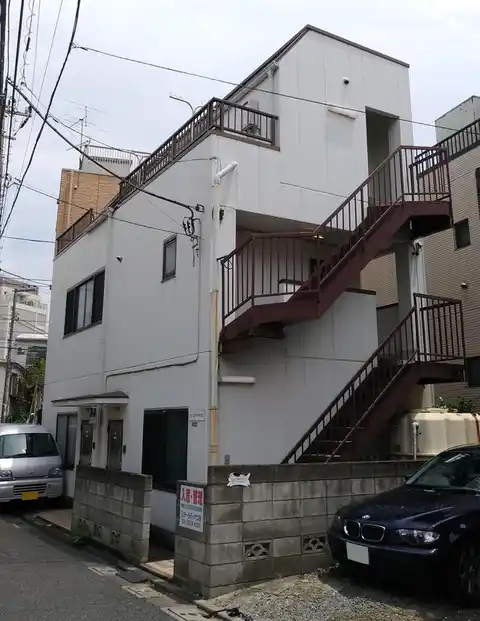 ティーエフホワイトハウス