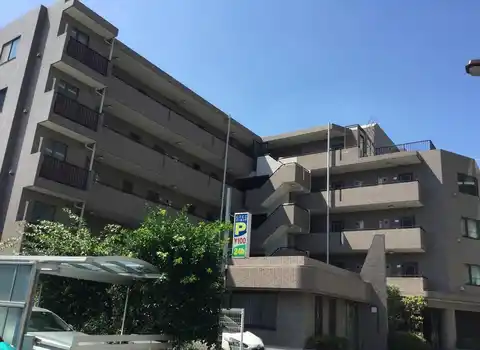 マーレ・ディエ・エスターテ
