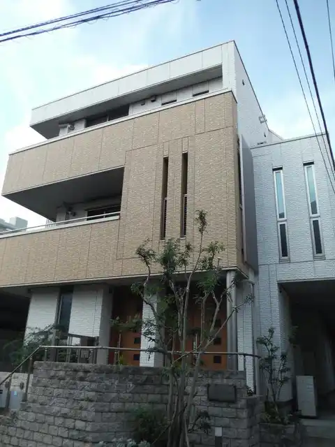 プリュムブランシェ