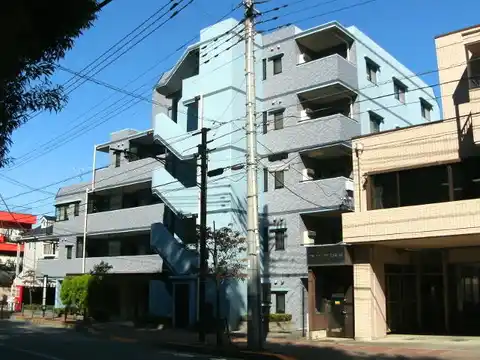 セザールタナシ