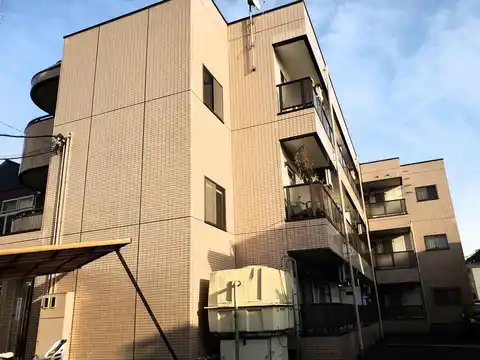 メゾンアンパー
