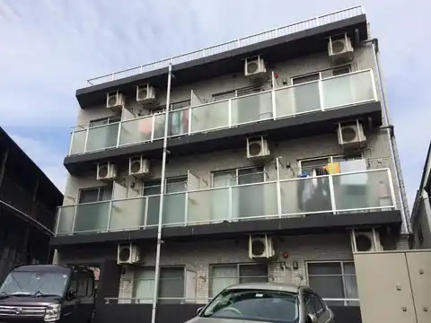 ジェイ・スリーハイツ