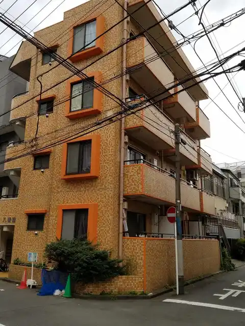 八番館