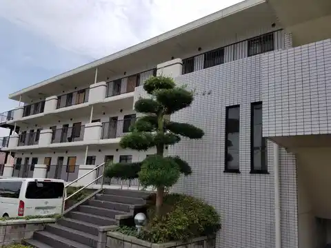 ジュネス港南台