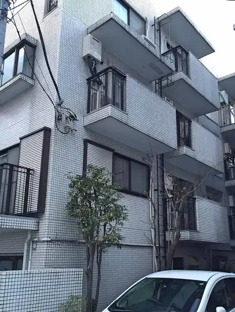 ロワール西館