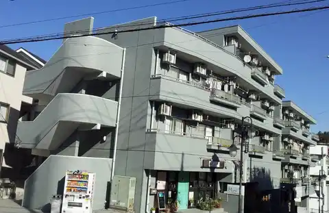 クレスト・モリ