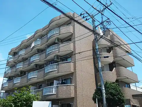 ファミール妻田