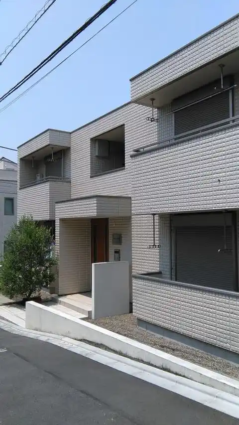 MAISON DE SHELM