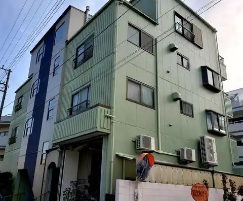 シャーレーサンエー