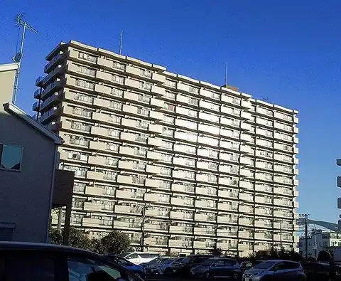 ローヤルシティ鴨居六番館