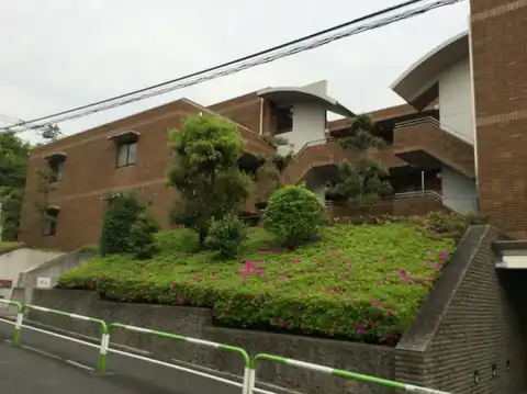 パインコート馬事公苑