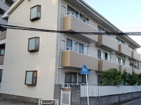 ファミール新子安