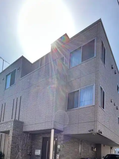 S-HOUSE