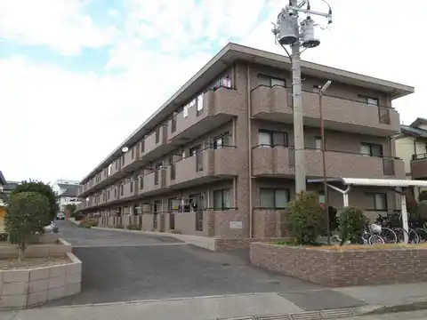 ルシェール飯山満壱番館