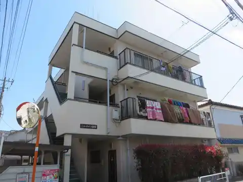 ニューハイツ越塚