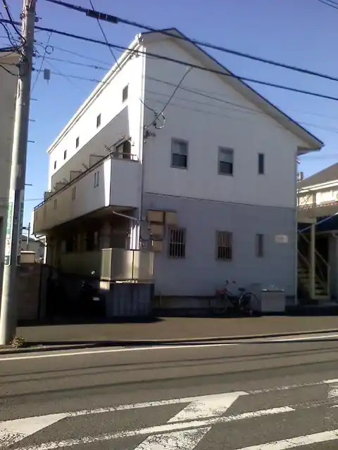 イーストウイング