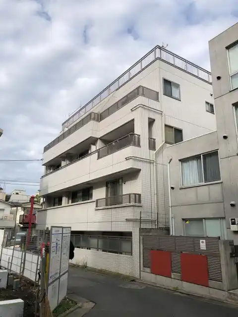 Y'sCOURT