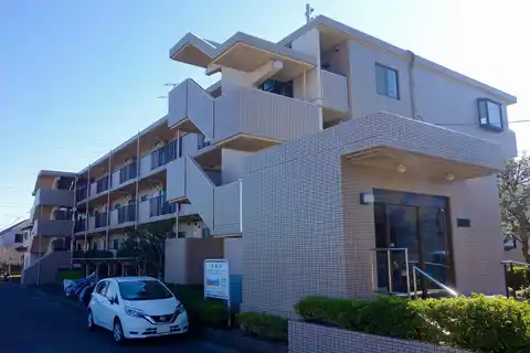 サン・クレスト小林