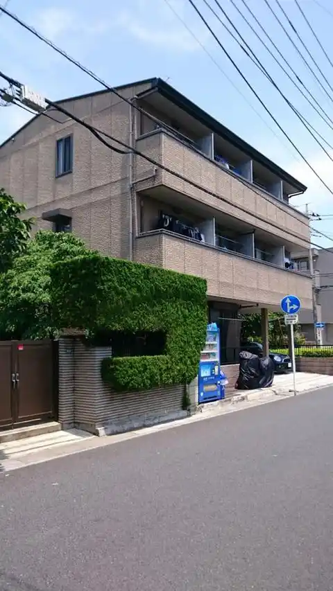 ルーチェ前地