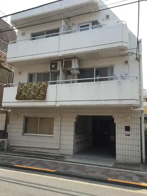 小さいアパートメント