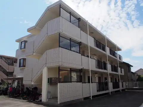 ハローハイツB