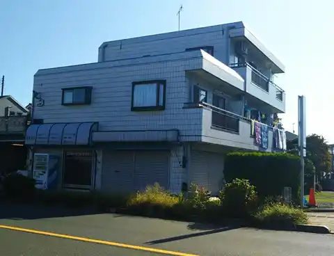 ニュークレセントビルA
