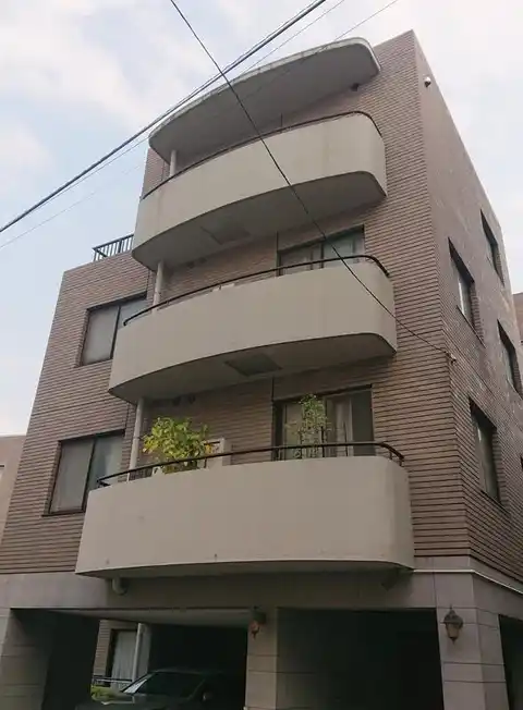メゾンドラリコルヌ要町