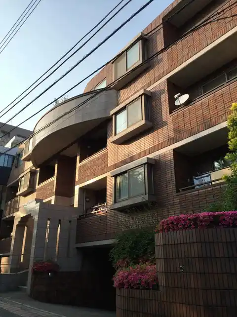 ドゥミル
