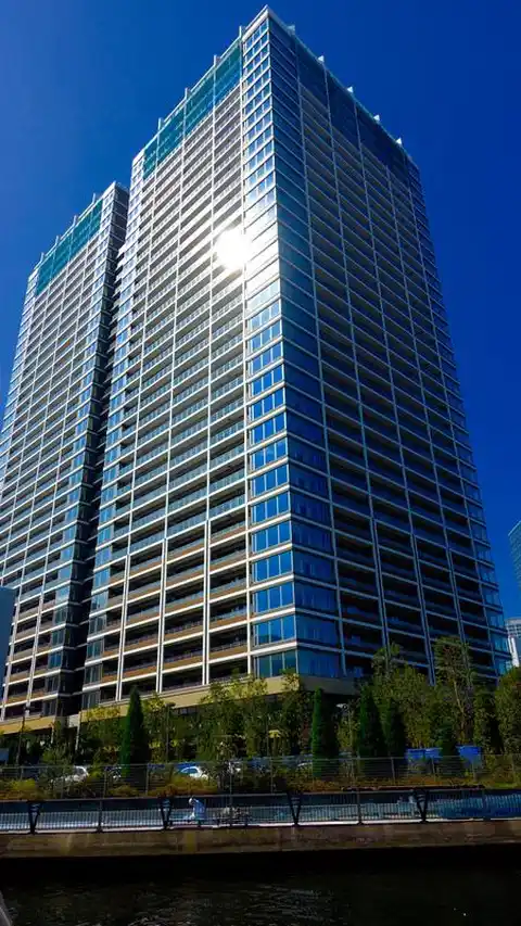 GLOBAL FRONT TOWER