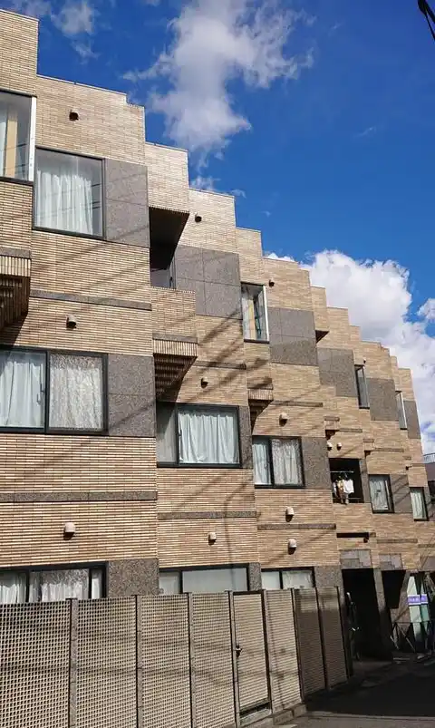 THEWALLHOUSE