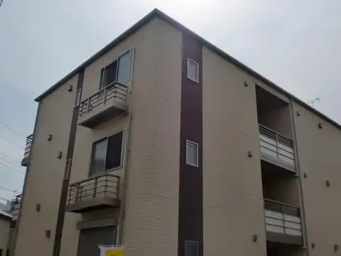 シャーメゾン石川