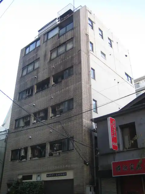 コセムラビルアドバンスアパートメントハウス