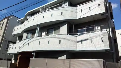 クレストコート