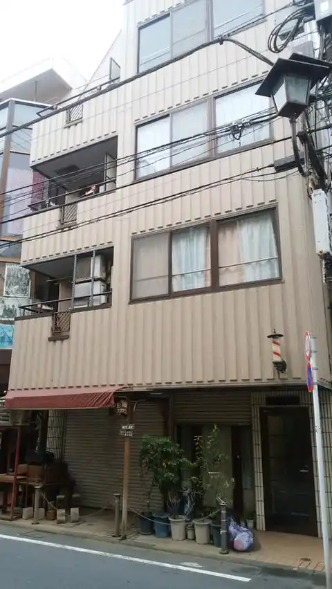 タノクラビル