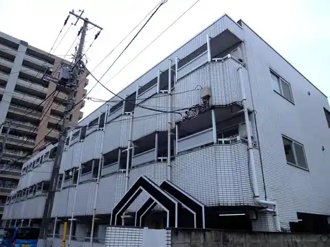 モン ホワイエ