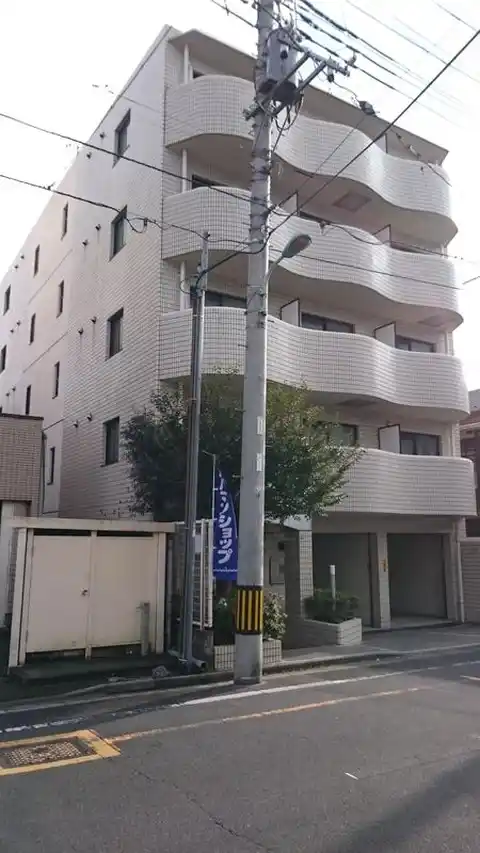 メゾンドレザン