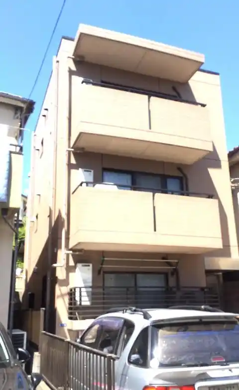 イーストコート3