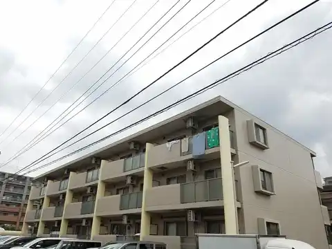 クレシア・E