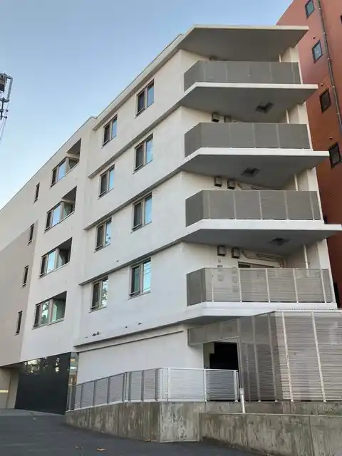 アーバス新宿余丁町
