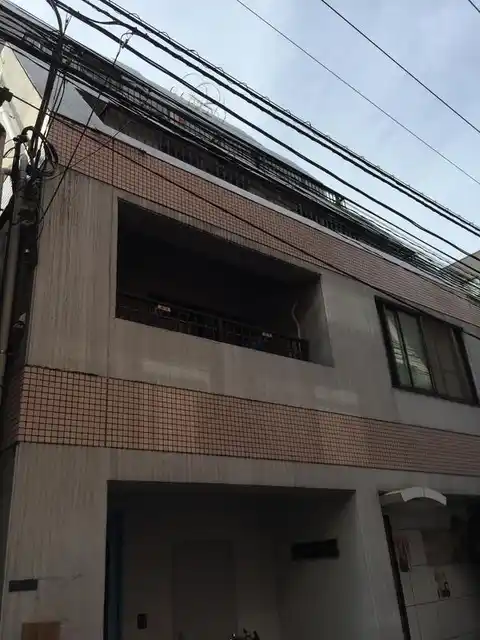 ストライプハウス