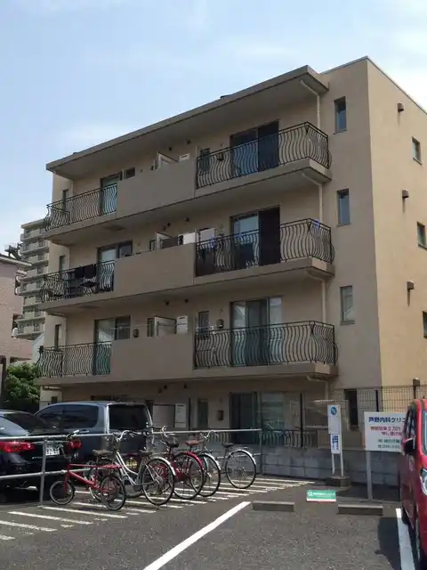 プラテリア