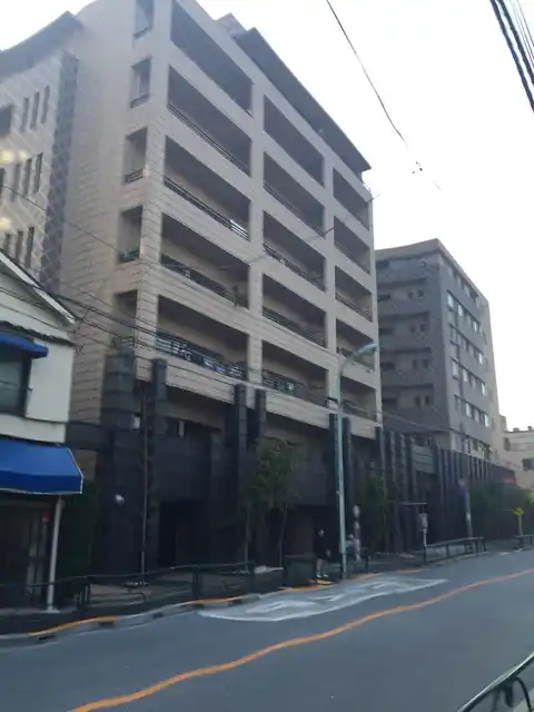 ルネ・上野桜木
