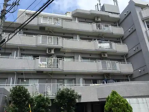 ロイヤルシーダ