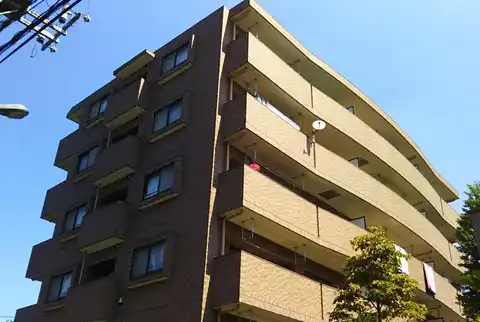 ファミーユ堰場