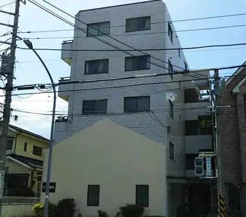 HOMES YUEN