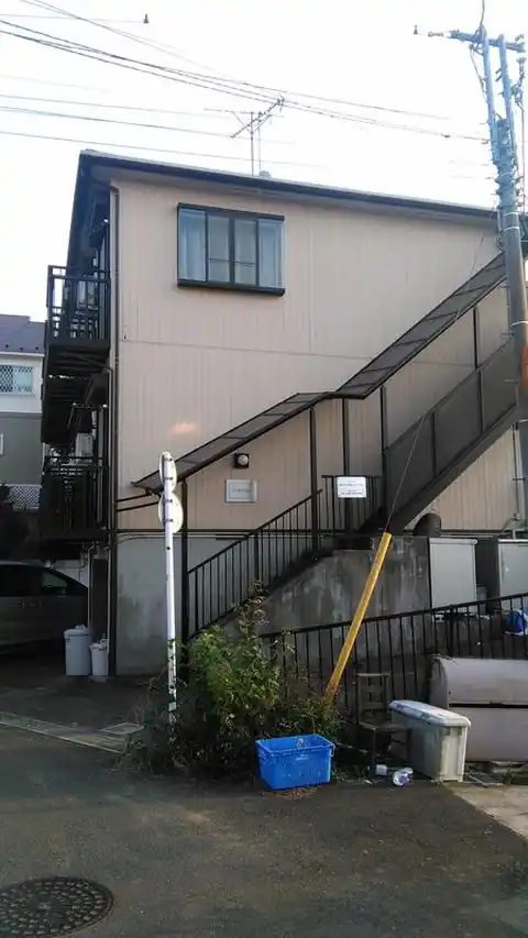 いーすとびゅー