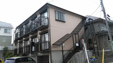 いーすとびゅう