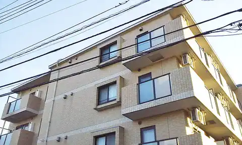 ラ・プルミエール