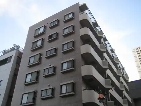フロール川村